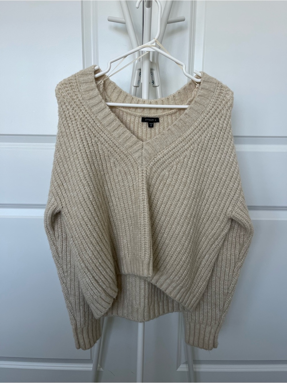 Dynamite Cream Ribbed V-Neck Sweater